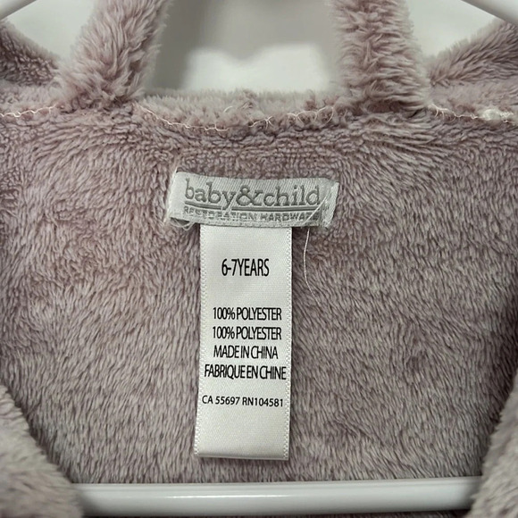 Baby&Child Restoration Hardware Girls violet bathrobe size 6-7 yrs - Picture 2 of 7